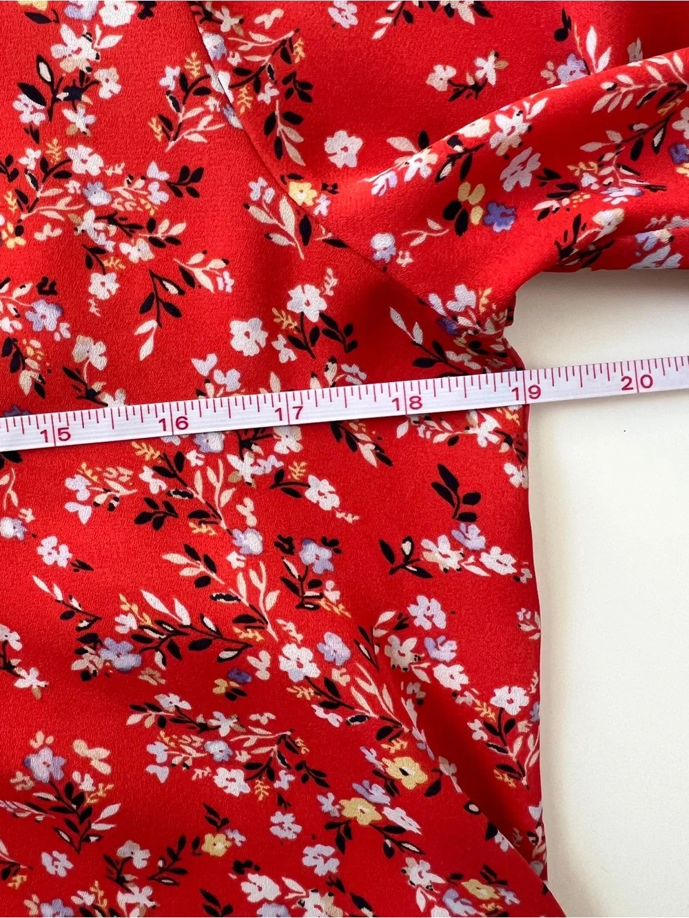 Ann Taylor Red Floral Blouse XXS Silky V Neck Long Sleeve Feminine Top XS